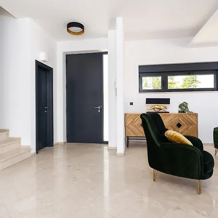 Luxury Verbenico Hills- Amazing Sea View, Pool With Whirpool And Waterfall, Beach, In Famous Wine Region - Your With Style