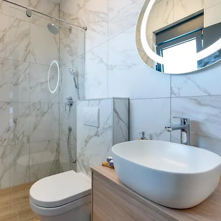 Luxury Verbenico Hills- Amazing Sea View, Pool With Whirpool And Waterfall, Beach, In Famous Wine Region - Your With Style Villa *