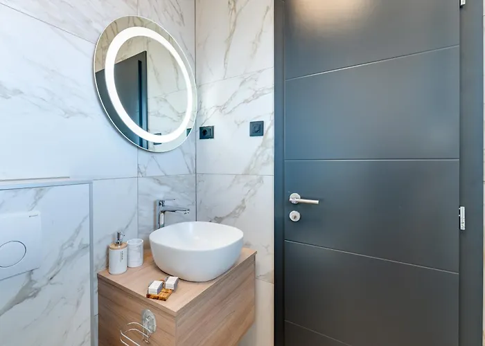 Luxury Verbenico Hills- Amazing Sea View, Pool With Whirpool And Waterfall, Beach, In Famous Wine Region - Your With Style