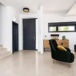 Luxury Verbenico Hills- Amazing Sea View, Pool With Whirpool And Waterfall, Beach, In Famous Wine Region - Your With Style